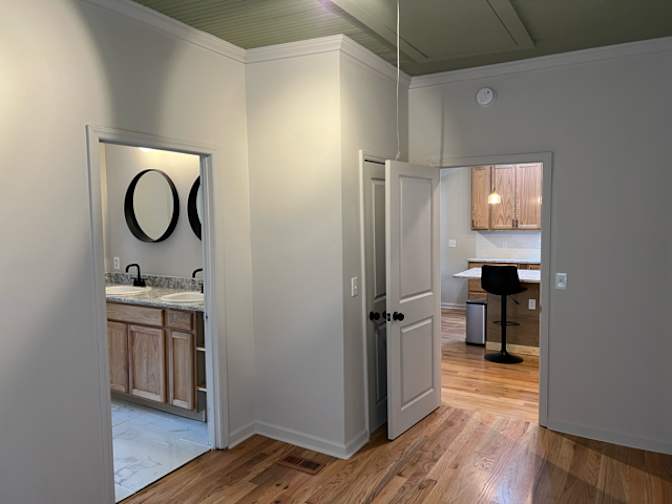 Alcove Rooms's room