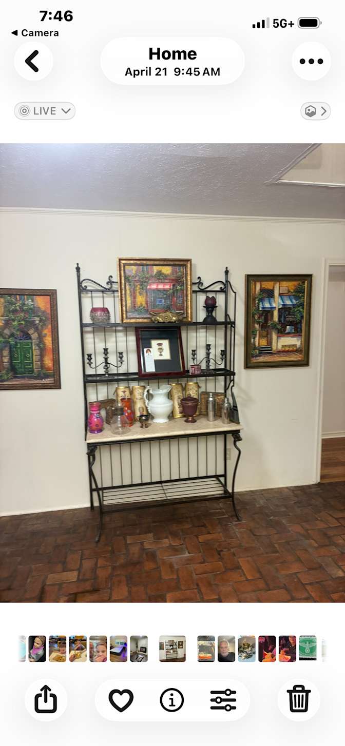 Glen's room