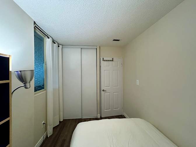 Oscar's room
