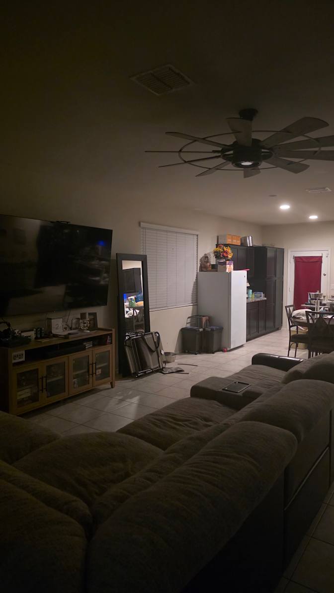 Elyssiah's room