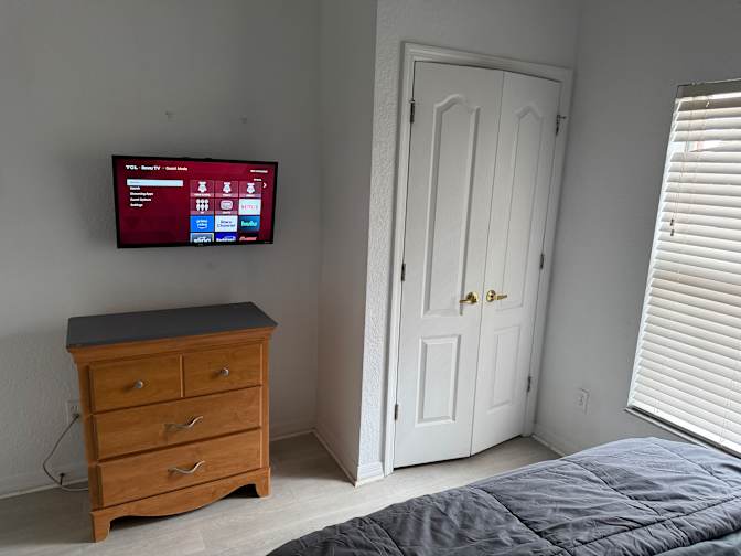 Julio's room