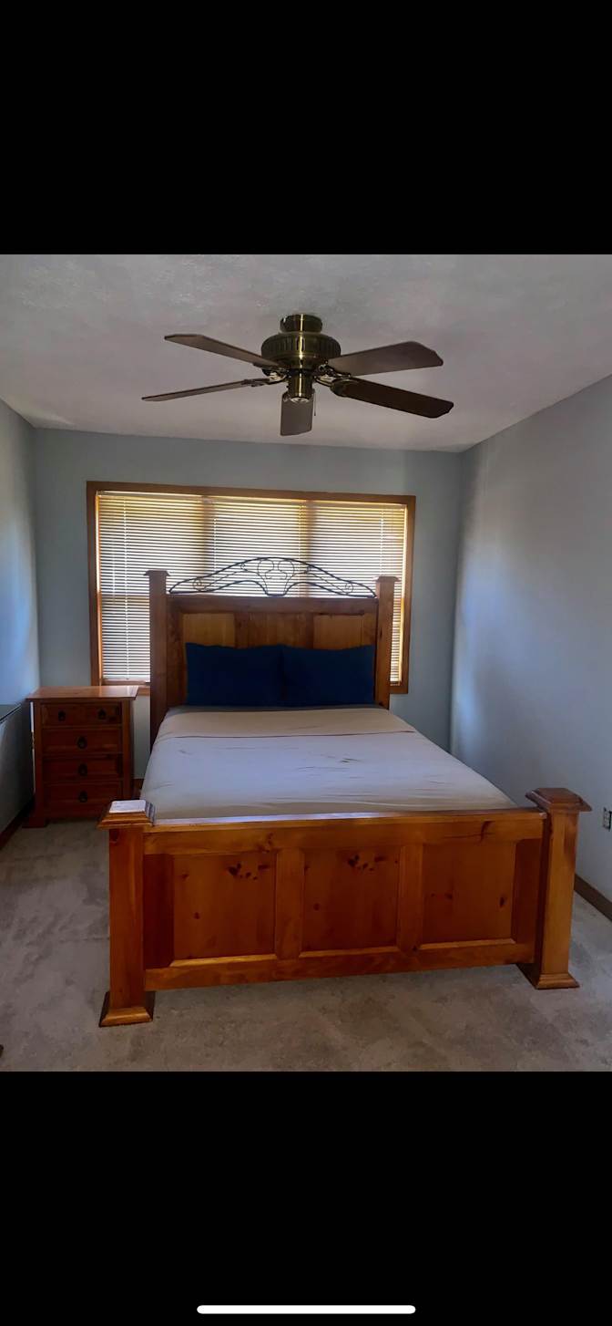 Room FOR RENT's room