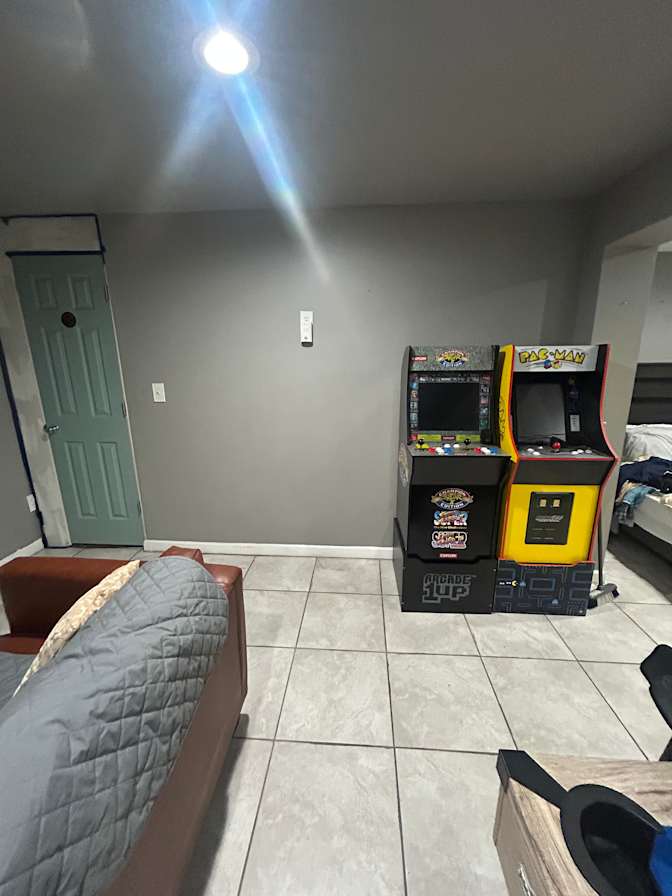Blanco's room
