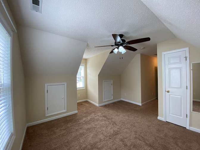 Alcove Rooms's room