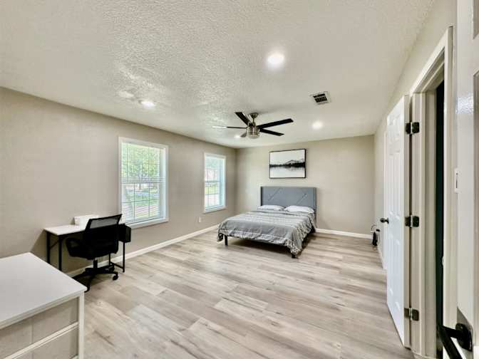 Wilson Realty & Investment Group's room