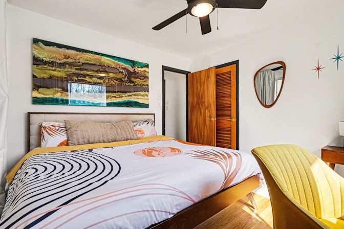 Deryl's room