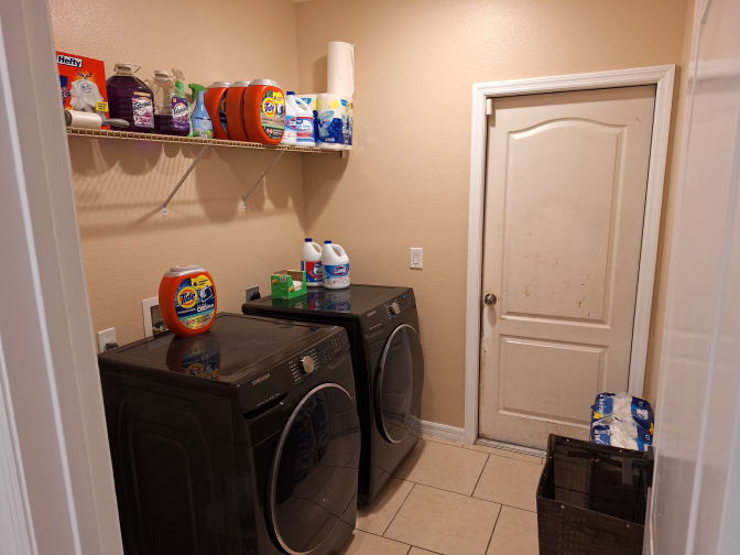 Thomas's room