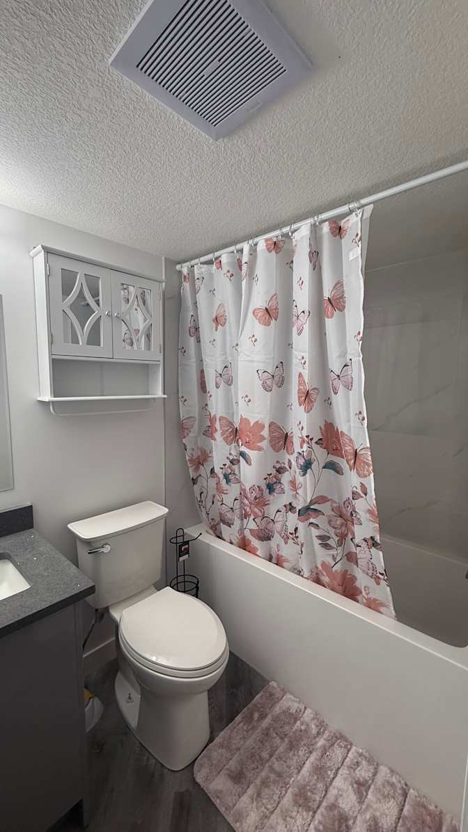 Elodie Tamdem's room