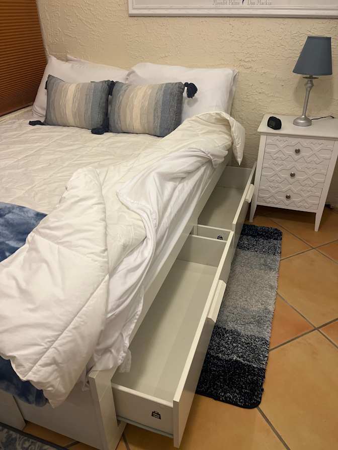 Amy B Amodeo's room