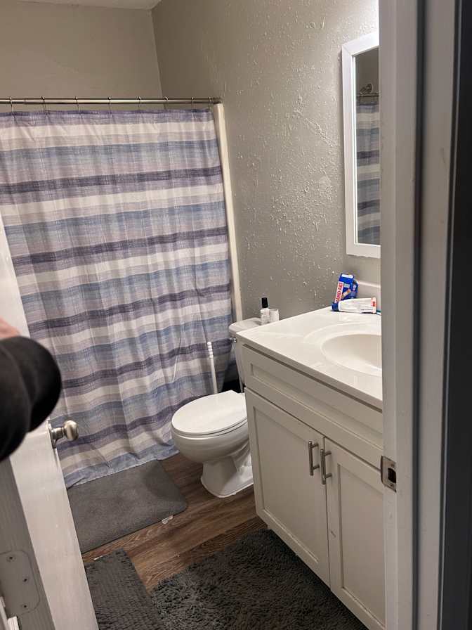 Brad Johnson's room