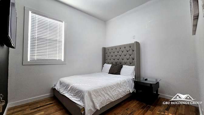 GBU Holdings Group's room