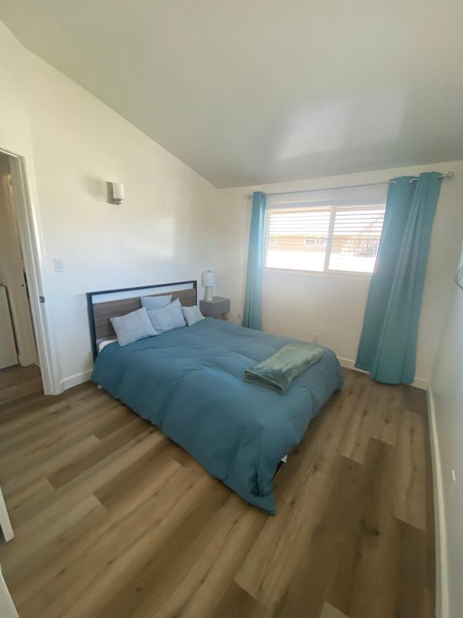 Aga's Beach Pad Room!'s room