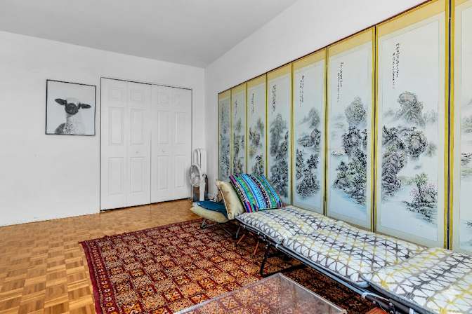 Thomas's room