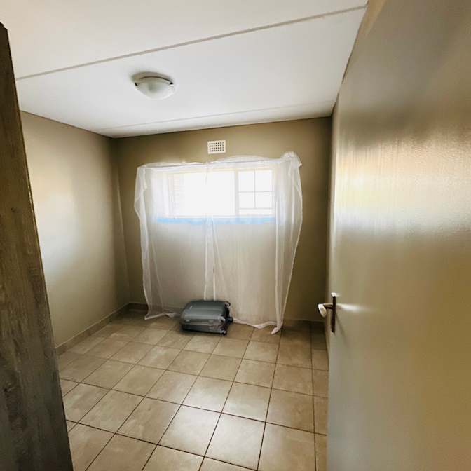 Zonke's room