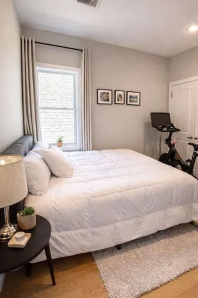 Spacious Room Available's room