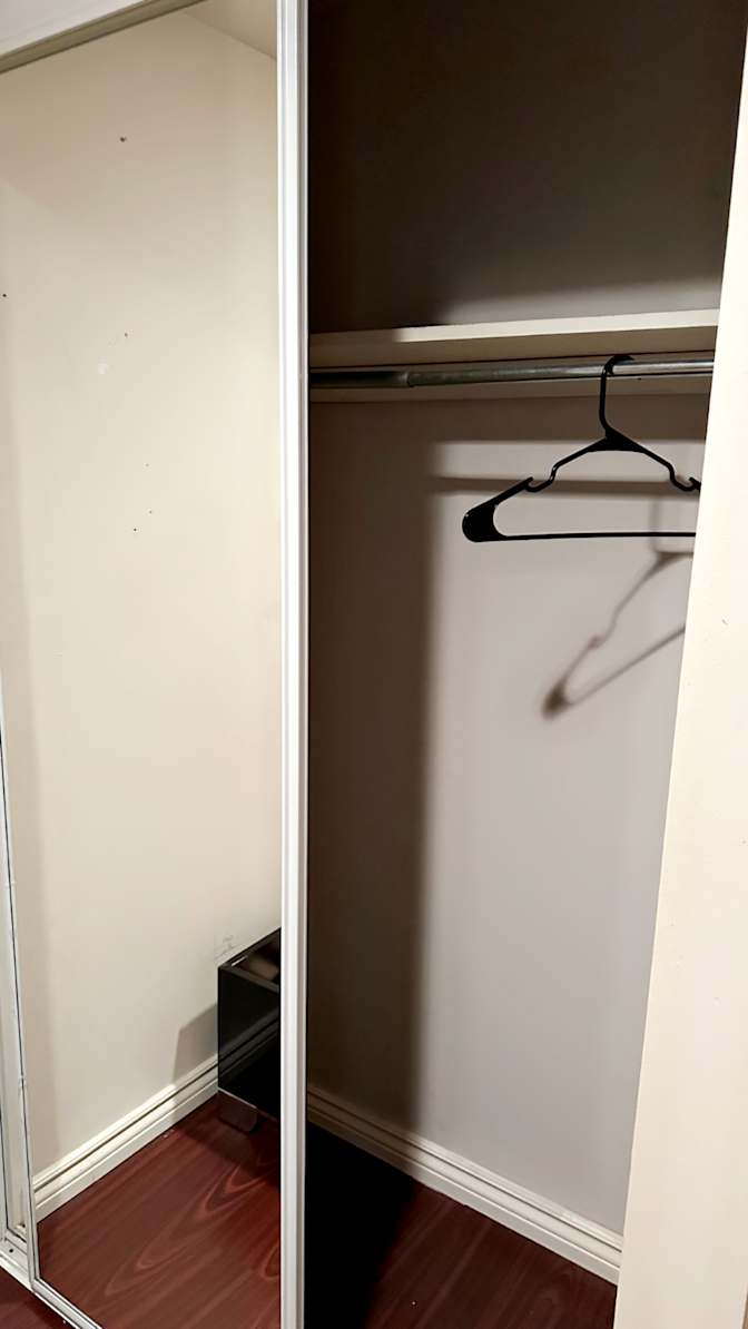 Jo and Andrea.'s room