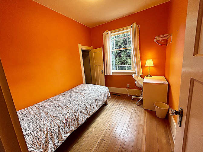 Shirin's room