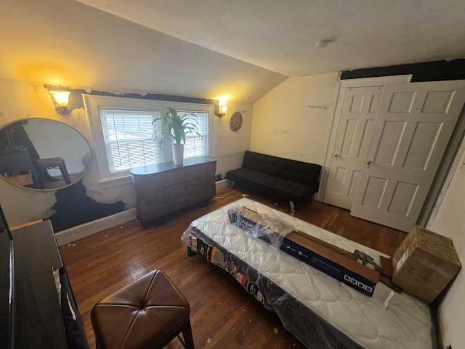 Sa'id's room