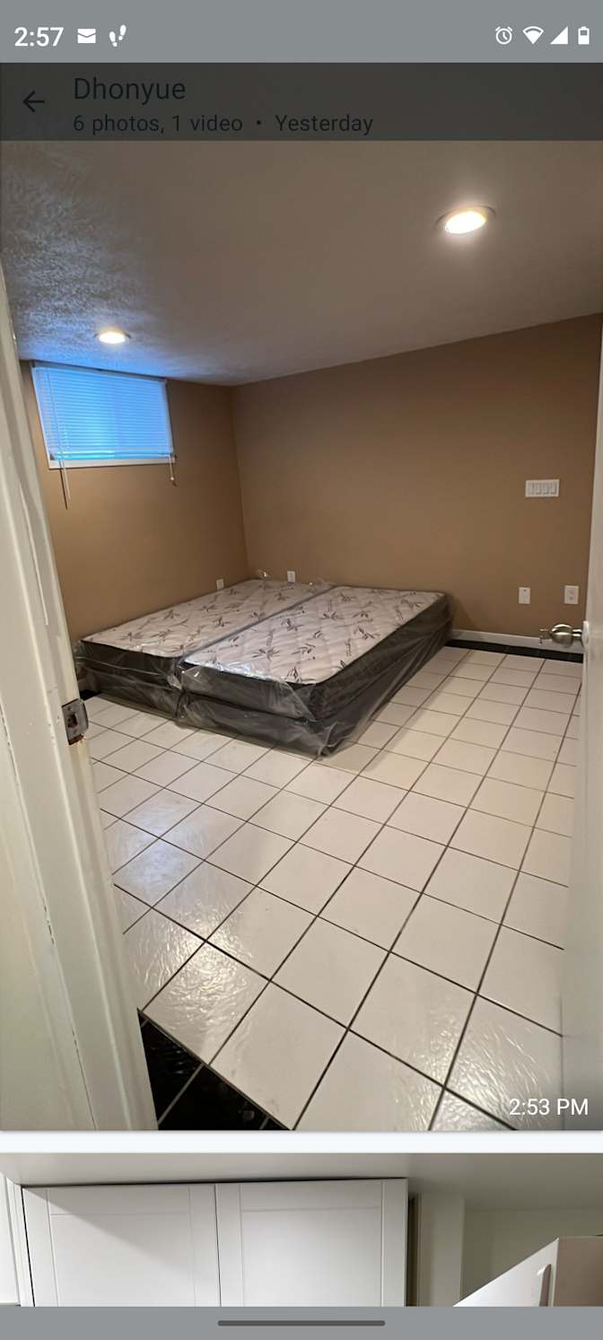 Dickey Dolker's room