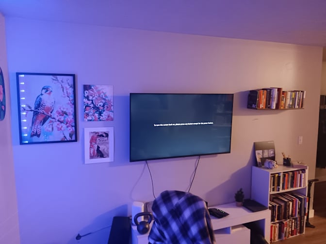Andrew Mostert's room