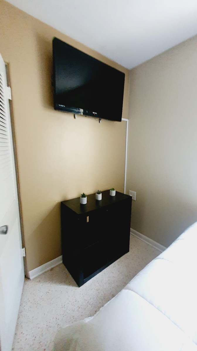 Alonso's room