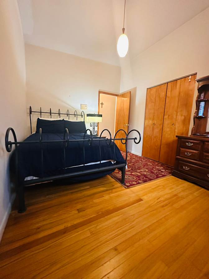 Etienne's room