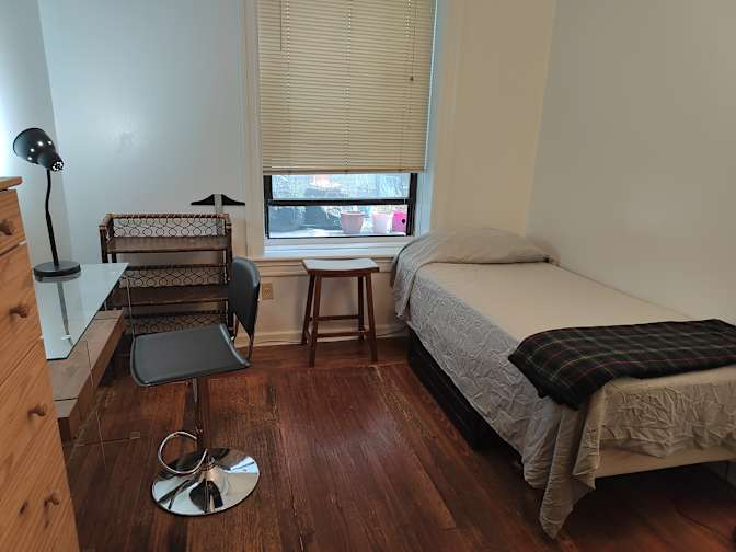 Hai's room