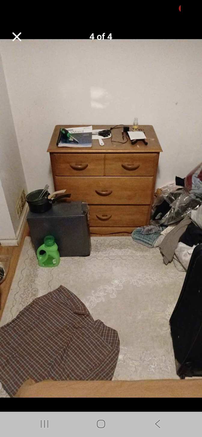 Raza's room