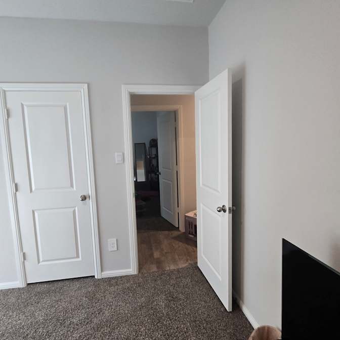 SCOTT VANCE's room