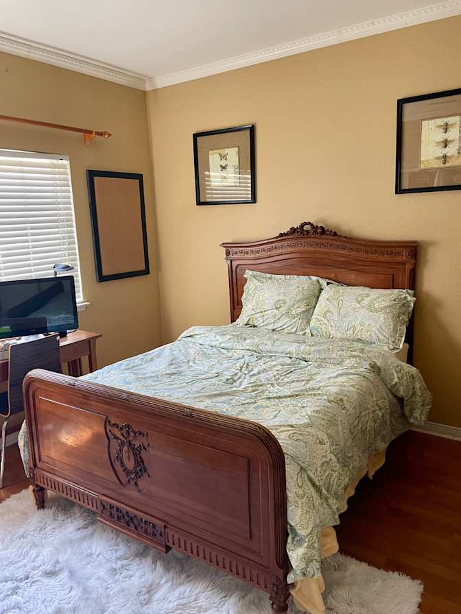 Eva's room