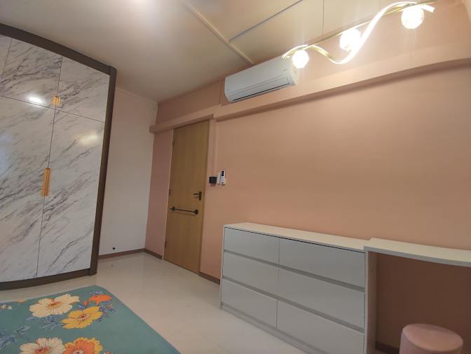 Idris's room