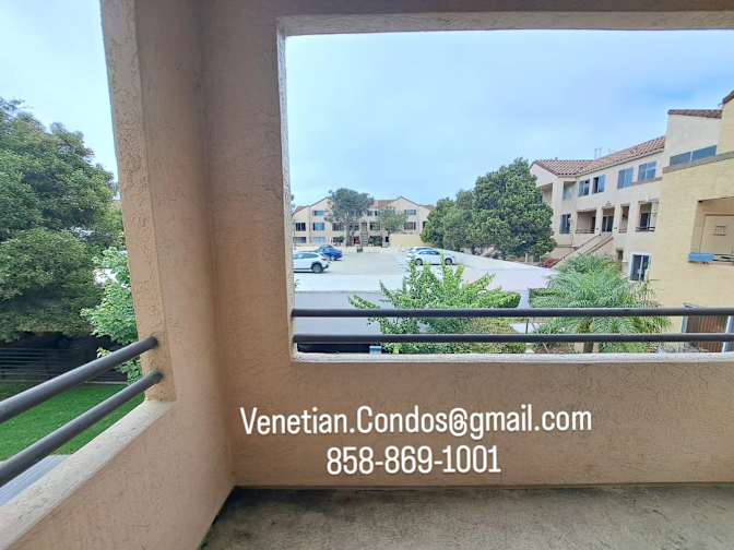Venetian Condos's room