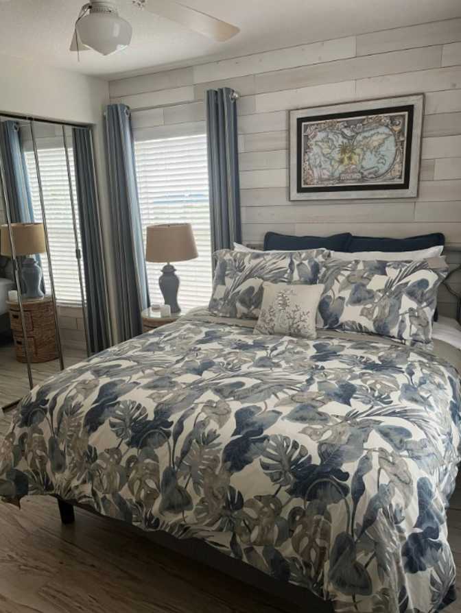 Ava's room