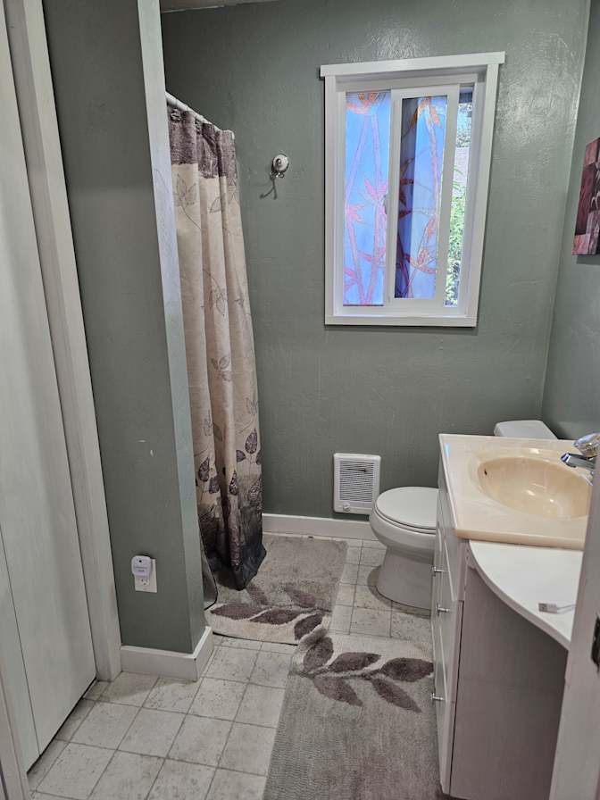 Rachel L Coles's room