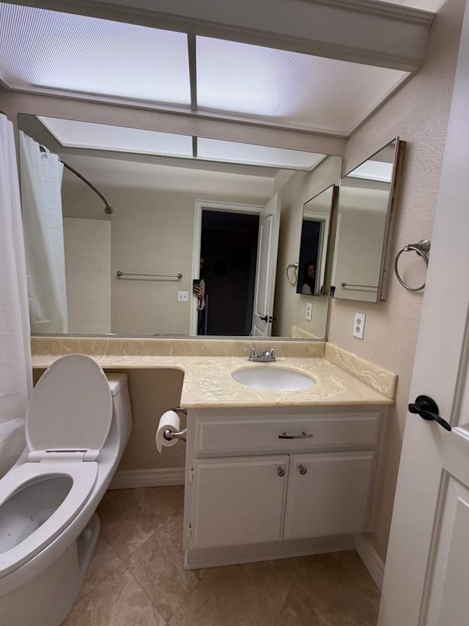 gloria's room