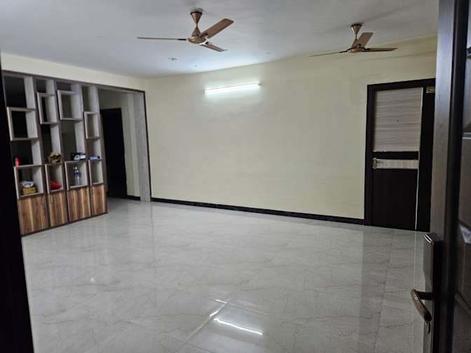 Tamilselvan's room