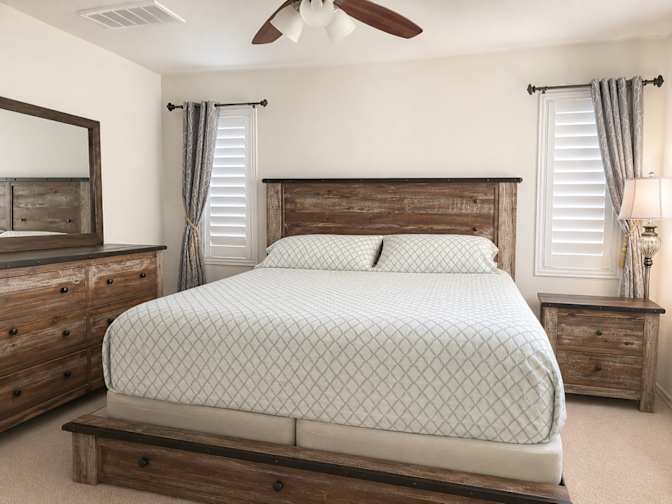 Naomi's room