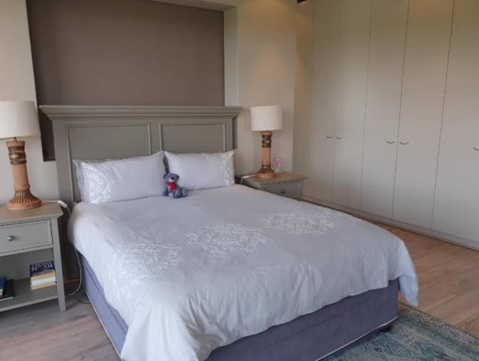 Mejury's room