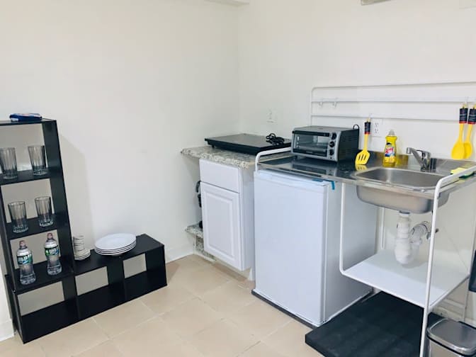 Bright private room with private bath available's room