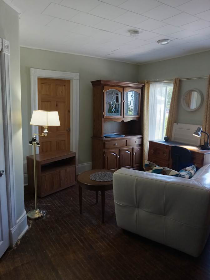 Rainbow Rooms's room