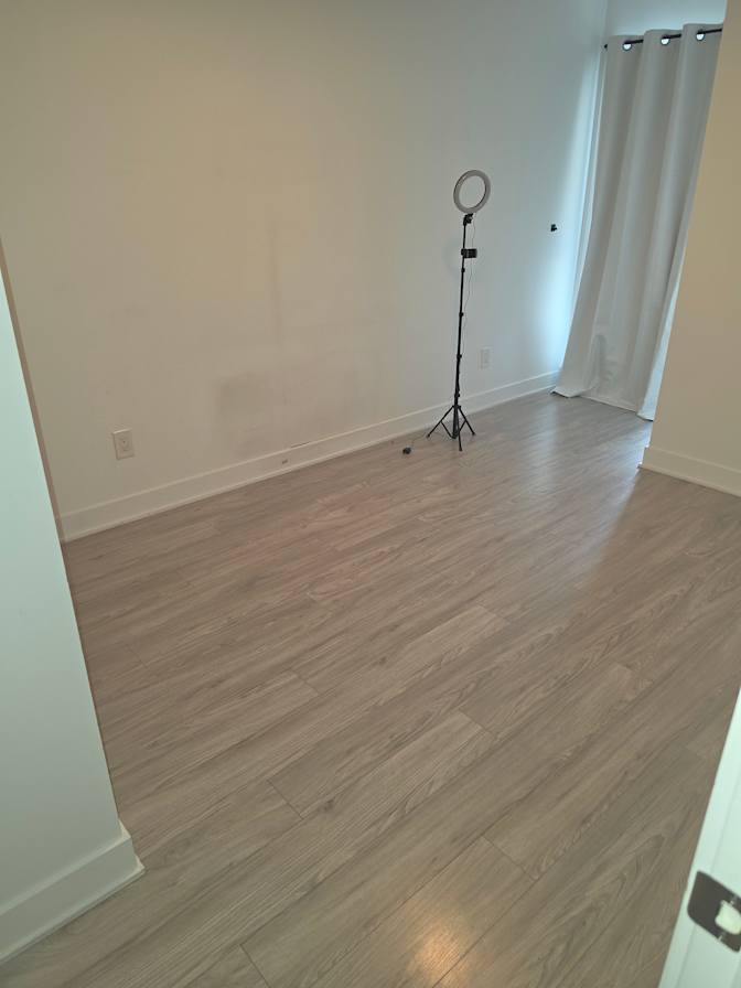 Tee's room
