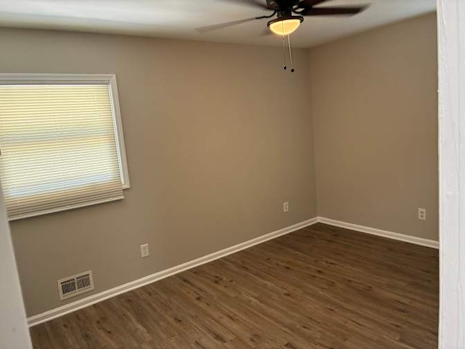 Alcove Rooms's room