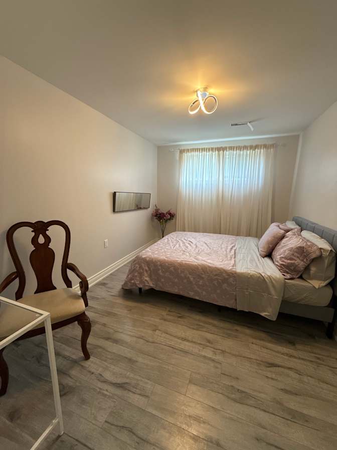 Roya's room