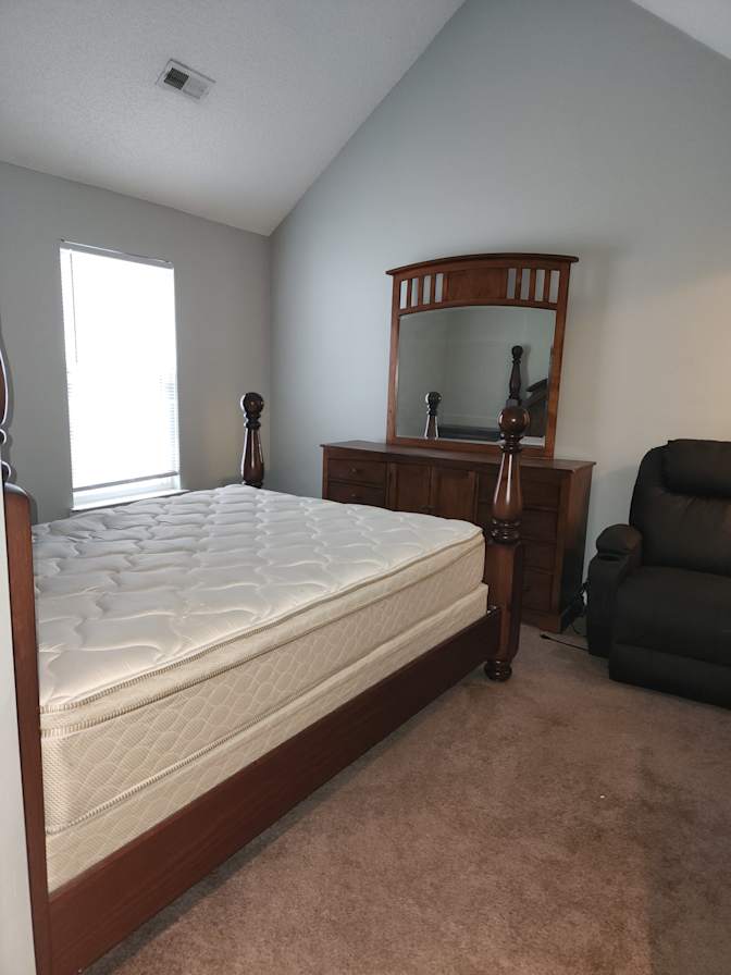 Reshela's room