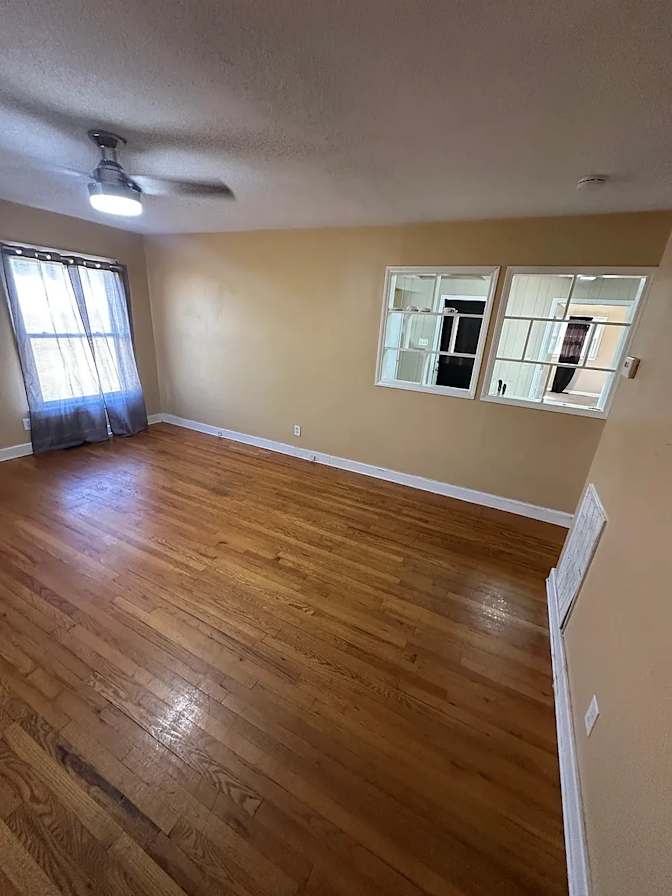Alcove Rooms's room