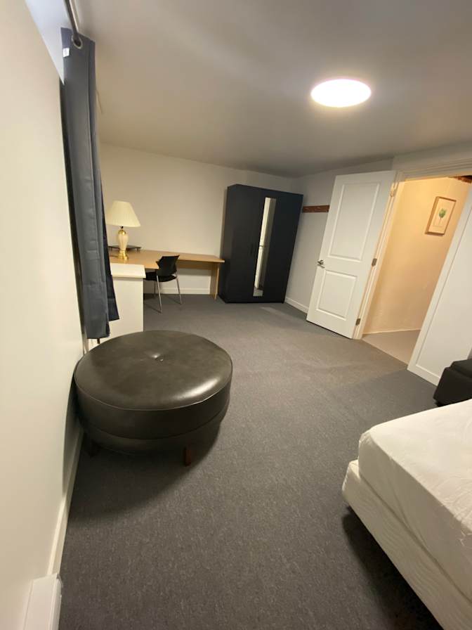 Ken's room
