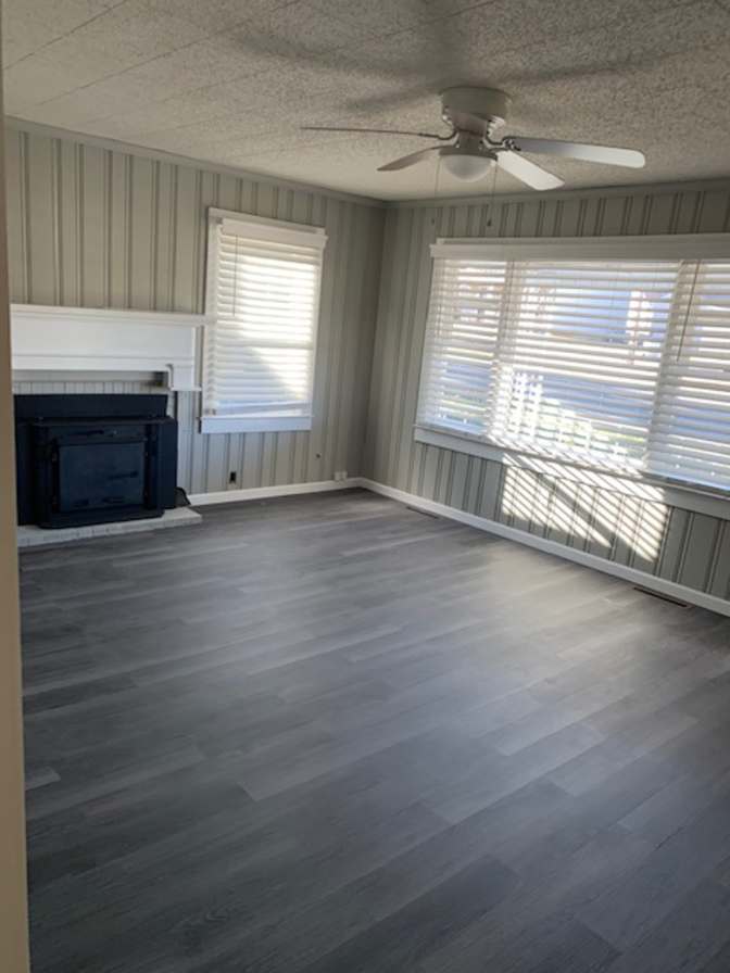 Alcove Rooms's room