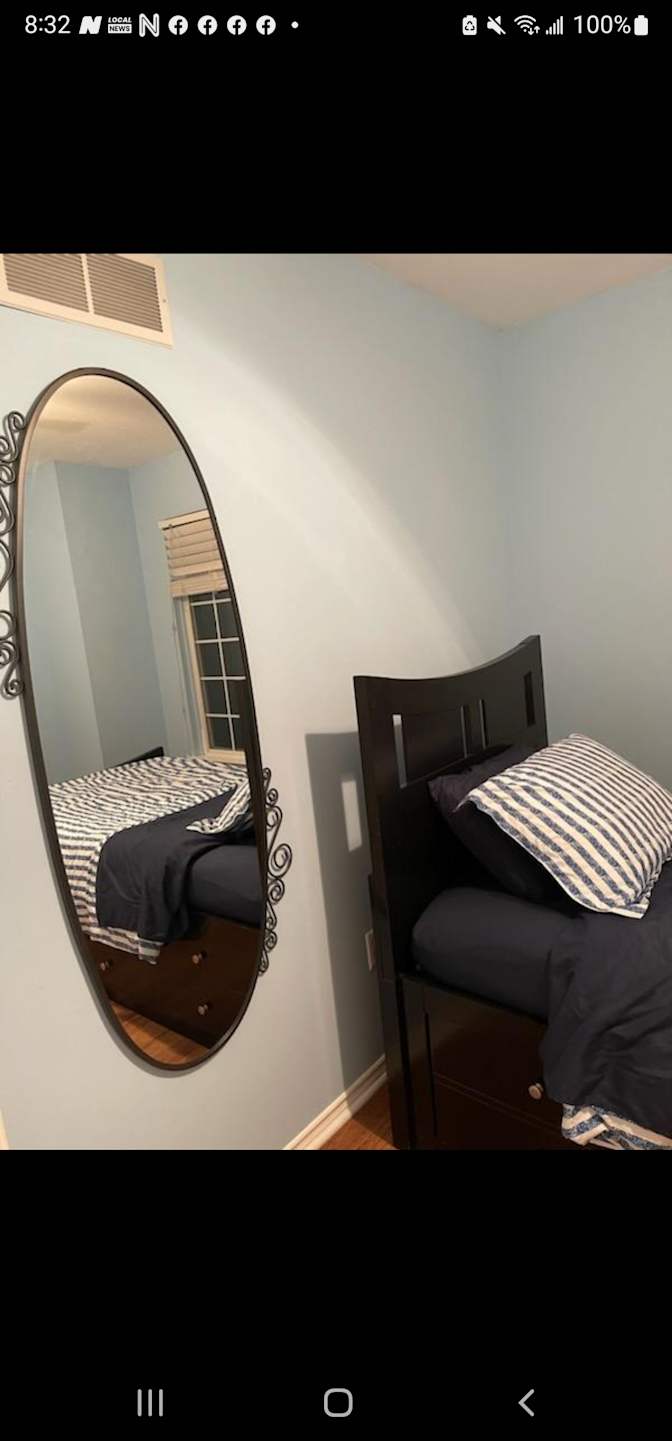 JJ RENTALS MORE's room