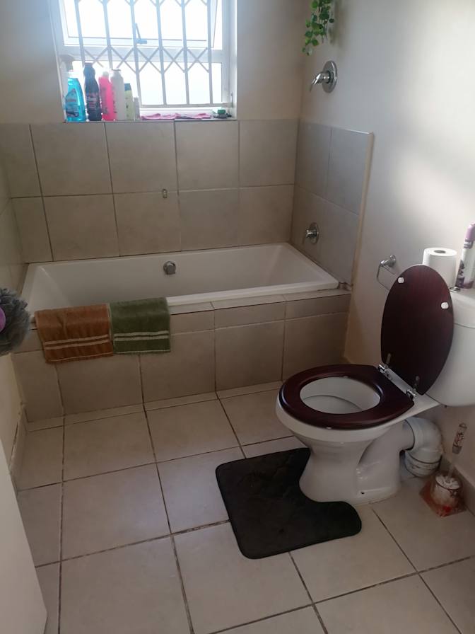 Mbali Wendy Mncadi's room