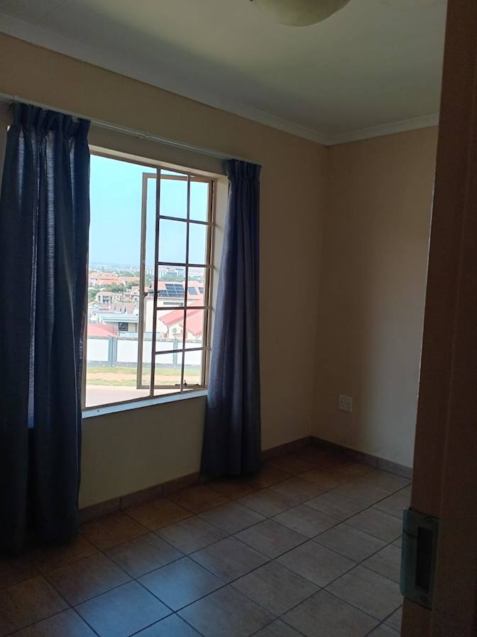 Hlompho's room